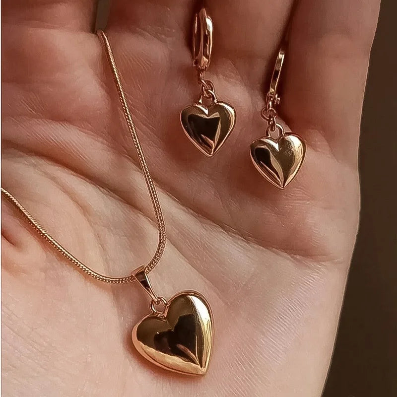 Set de Joyería con Perlas – 3 Piezas para Mujer (Aretes + Collar con Dije)