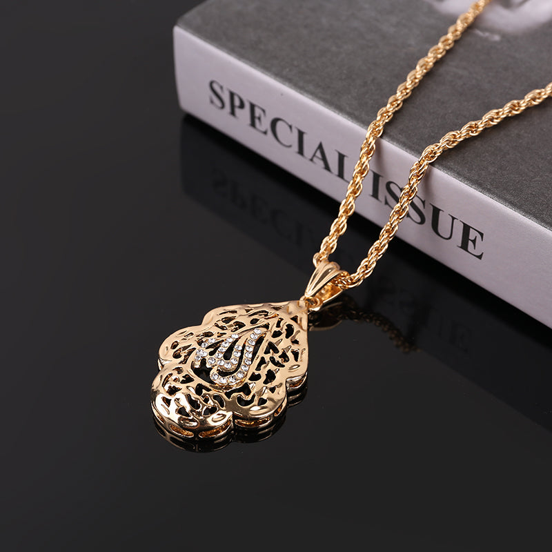 Colgante Islámico "Allah" en Dorado con Cristales