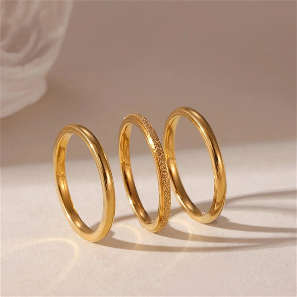 Set de Anillos Dorados con Cristales Brillantes (3 piezas)