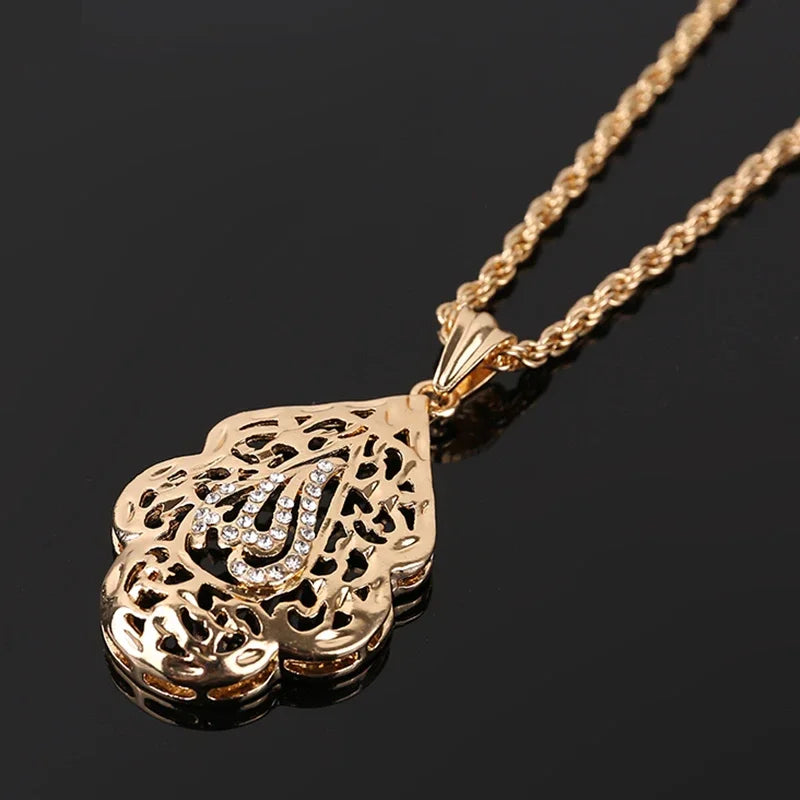 Colgante Islámico "Allah" en Dorado con Cristales