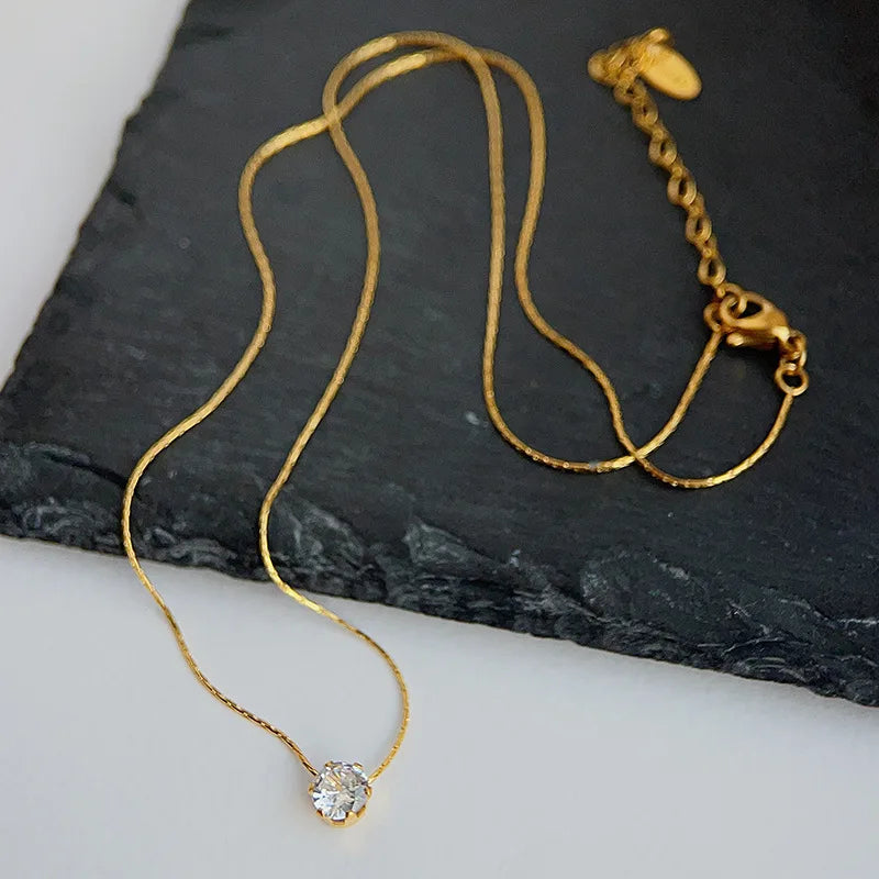 Collar de circonita premium