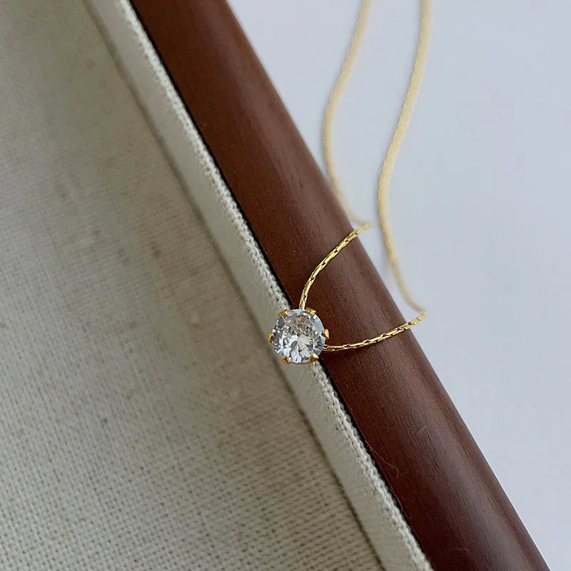 Collar de circonita premium
