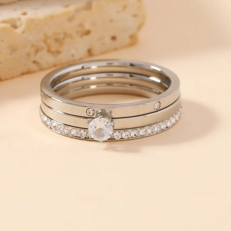 Set de Anillos Dorados con Cristales Brillantes (3 piezas)