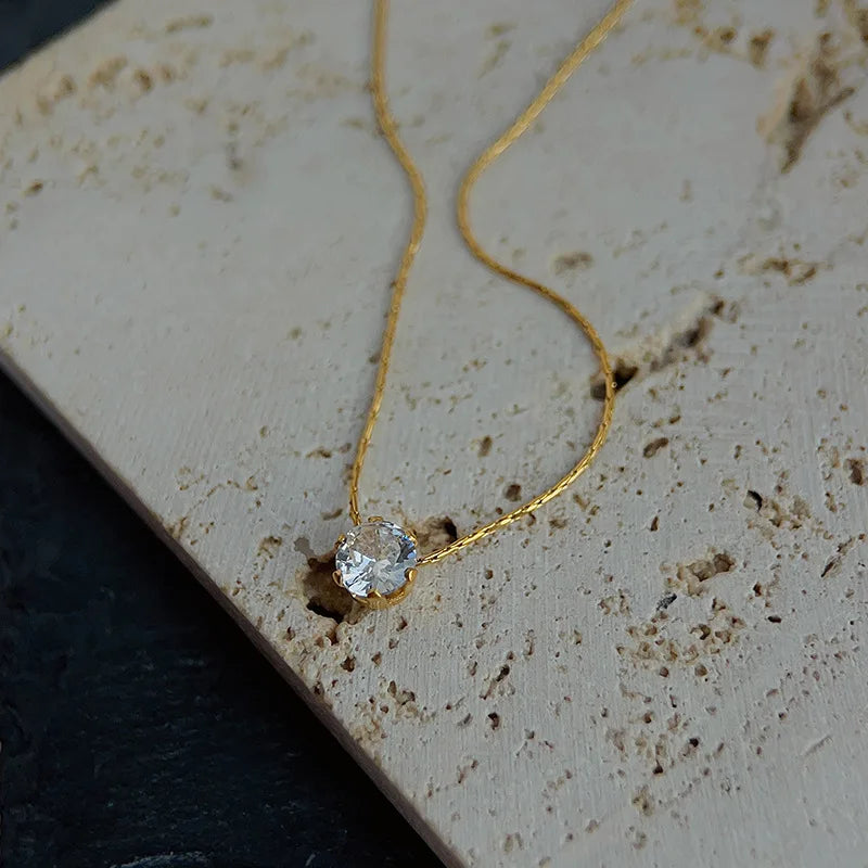 Collar de circonita premium